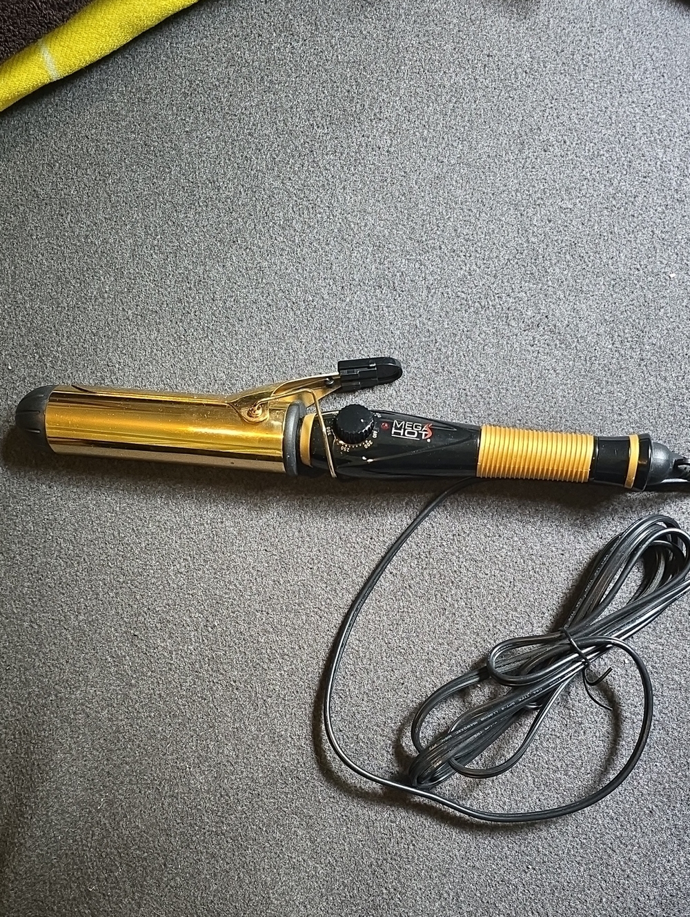 EUC - Belson MegaHot Gold Barrel - 5"Curling Iron with Black Handle